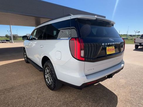 New 2026 Ford Expedition Active RWD image 6