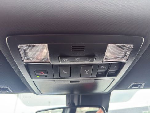 Used 2022 Toyota Tacoma TRD Off-Road w/ TRD Premium Off Road Package image 25