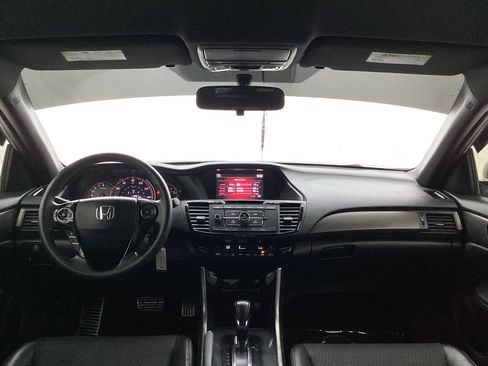 Used 2017 Honda Accord Sport image 27