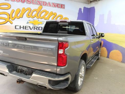 Used 2019 Chevrolet Silverado 1500 LTZ w/ LTZ Convenience Package AWD/4WD image 8