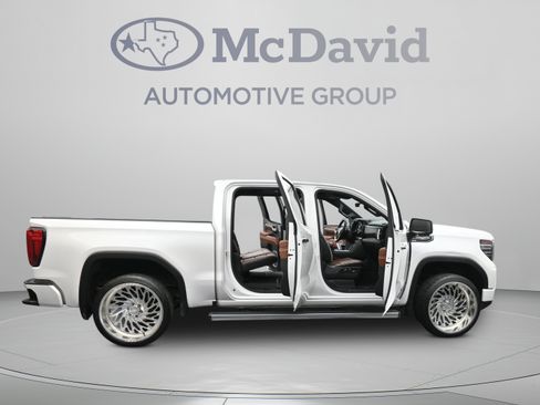 Used 2023 GMC Sierra 1500 Denali Ultimate AWD/4WD image 41