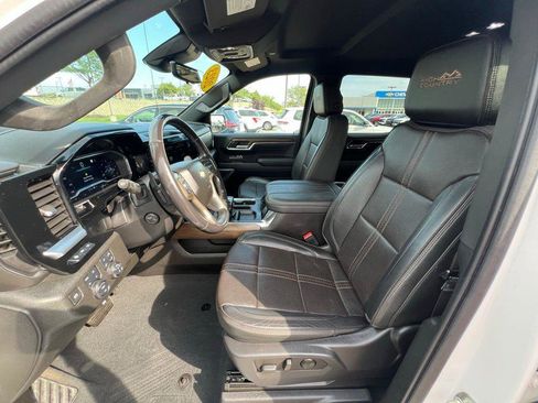 Used 2023 Chevrolet Silverado 1500 High Country w/ Technology Package image 18