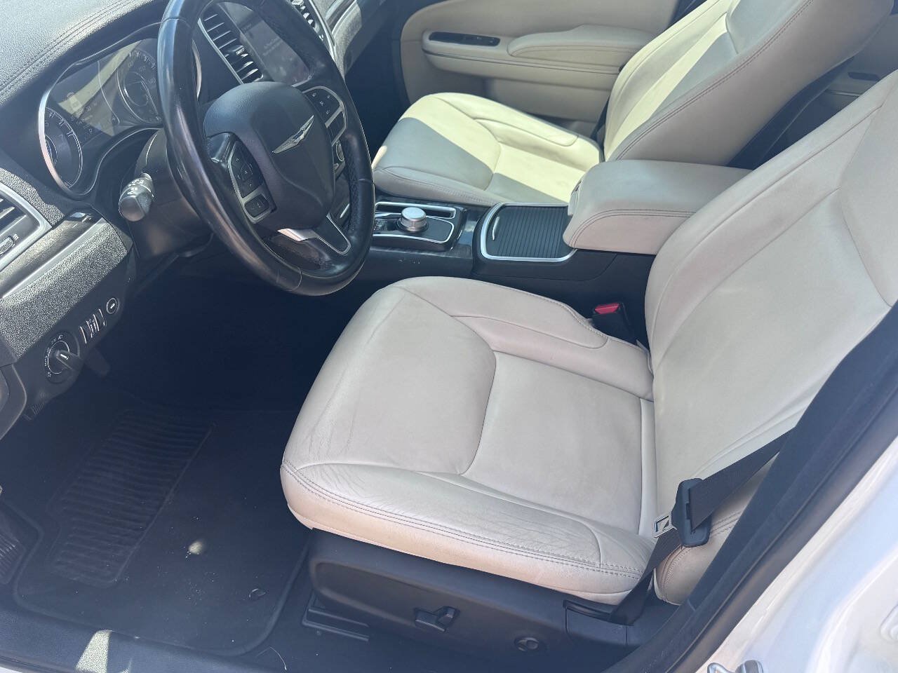 Used 2019 Chrysler 300 Touring L w/ Quick Order Package 22F RWD image 12