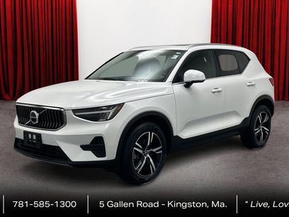 Used 2025 Volvo XC40 B5 Core