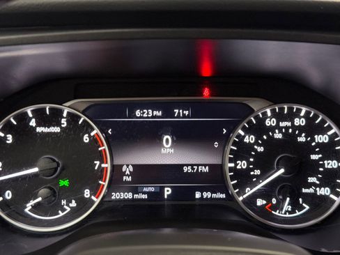 Used 2025 Nissan Rogue SV image 22