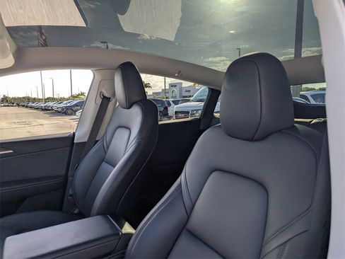Used 2023 Tesla Model Y Long Range image 21