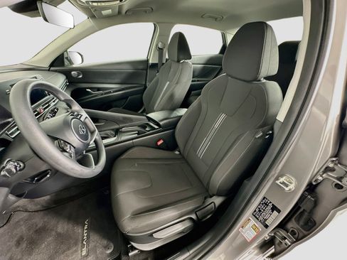 Used 2023 Hyundai Elantra SEL w/ Cargo Package FWD image 13