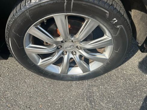 Used 2012 INFINITI QX56 4WD w/ Deluxe Touring Pkg image 9