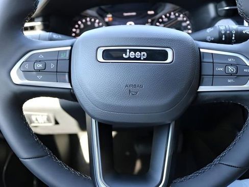 New 2026 Jeep Compass Latitude image 17