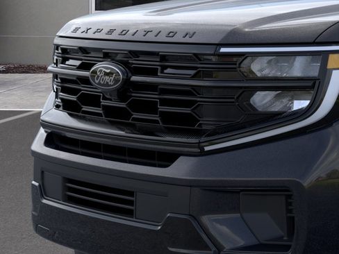 New 2026 Ford Expedition Platinum w/ Stealth Performance Package AWD/4WD image 17