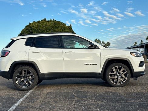 New 2026 Jeep Compass Latitude image 3