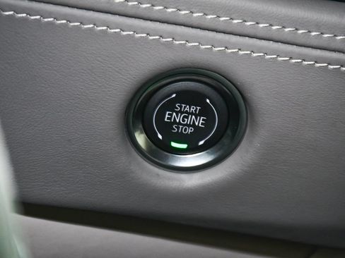 Used 2025 Cadillac Escalade ESV Sport Platinum AWD/4WD image 29
