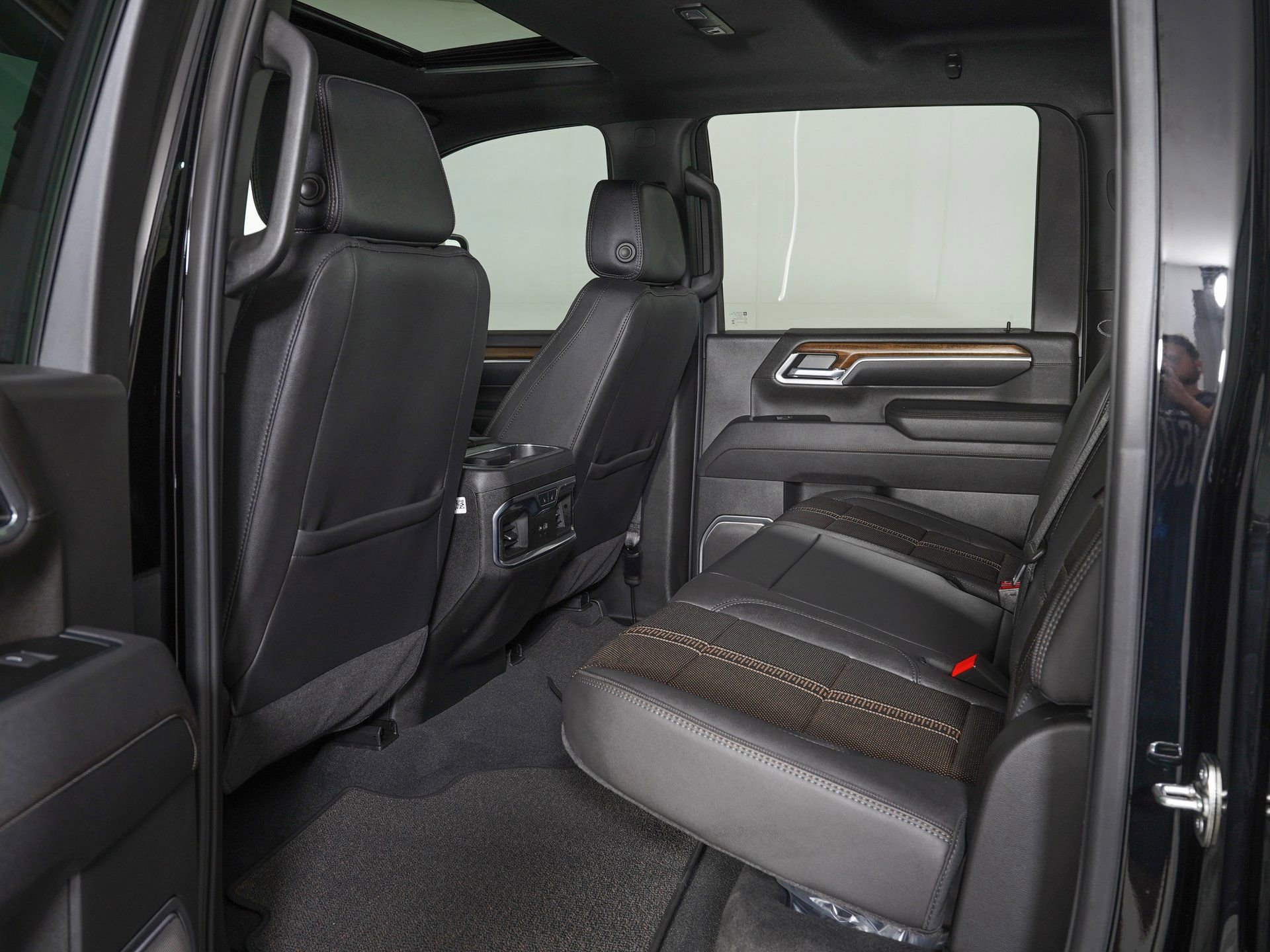 Used 2026 Chevrolet Silverado 3500 High Country w/ High Country Premium Package AWD/4WD image 12