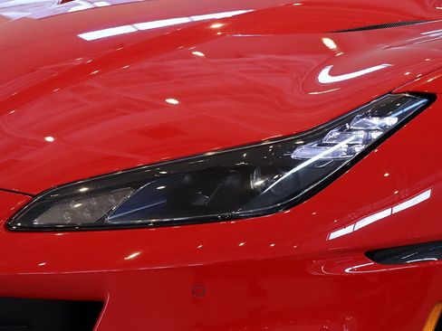 Certified 2022 Ferrari Portofino M image 23