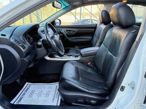 Used 2013 Nissan Altima 2.5 SL w/ Technology Pkg image 10