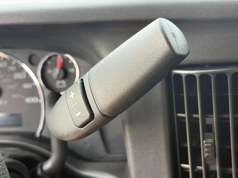 New 2025 Chevrolet Express 3500 Extended image 14