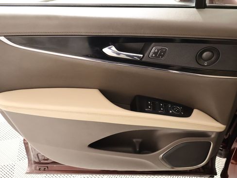 Used 2022 Lincoln Nautilus Reserve image 13