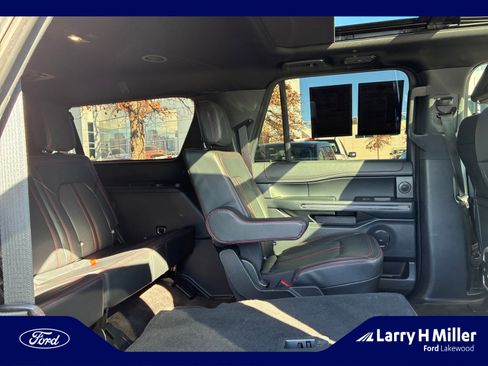 Used 2022 Ford Expedition Max Limited image 18