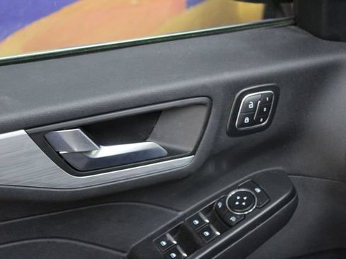 Used 2025 Ford Escape Platinum AWD/4WD image 13