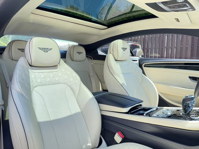 Used 2020 Bentley Continental GT AWD/4WD image 30