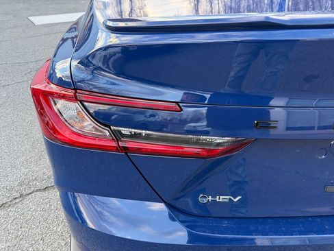 Used 2025 Toyota Camry SE image 31