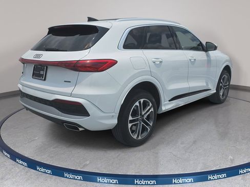 Certified 2025 Audi Q5 Premium w/ Convenience Package AWD/4WD image 5