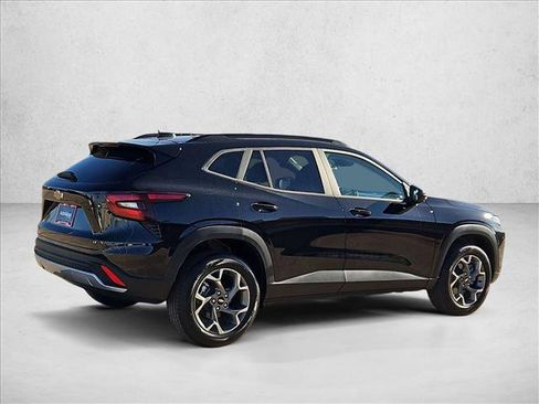 New 2026 Chevrolet Trax LT w/ LT Convenience Package image 2