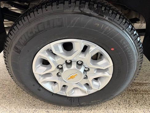 Used 2026 Chevrolet Silverado 3500 LT w/ Convenience Package image 11