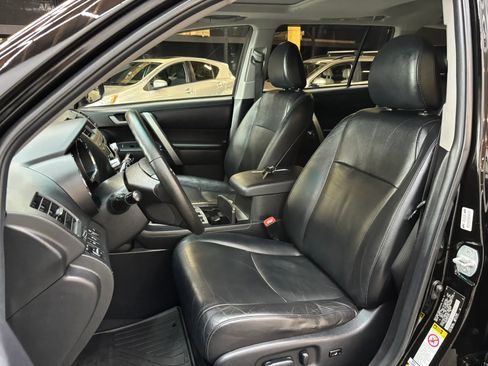 Used 2012 Toyota Highlander SE w/ Tow Pkg AWD/4WD image 13