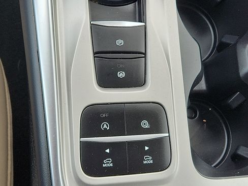 Used 2023 Ford Explorer XLT w/ Equipment Group 202A RWD image 16