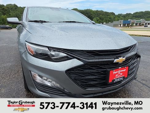 Used 2024 Chevrolet Malibu LT FWD image 11