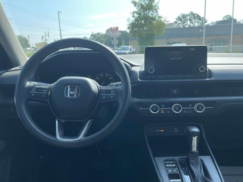 Used 2023 Honda CR-V LX image 11