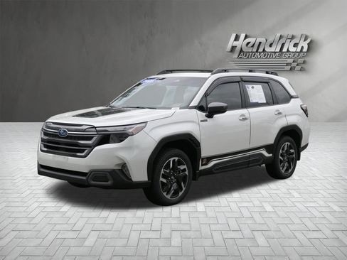 Used 2025 Subaru Forester Limited w/ Protection Package (1PH) AWD/4WD image 5