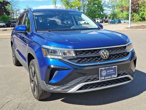 Certified 2023 Volkswagen Taos SE w/ Panoramic Sunroof Package AWD/4WD image 2