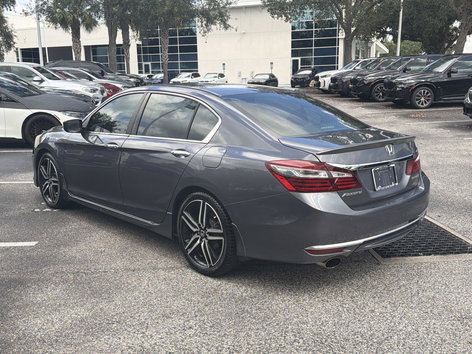 Used 2017 Honda Accord Sport image 5