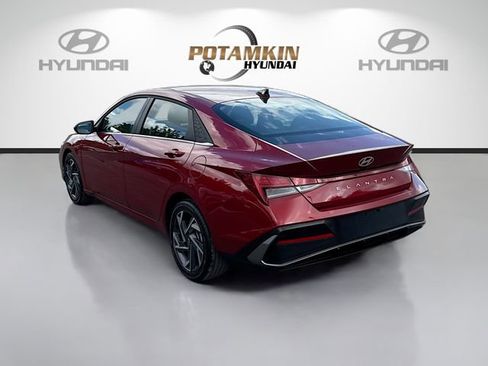 Certified 2025 Hyundai Elantra SEL image 7