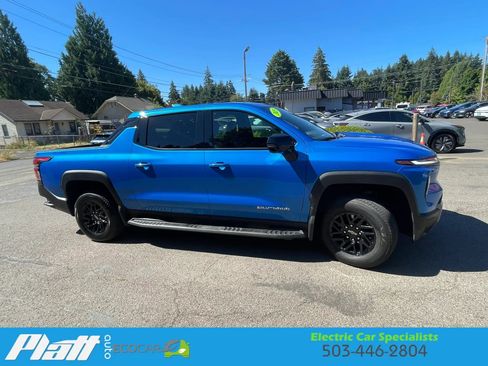 Used 2025 Chevrolet Silverado EV LT AWD/4WD image 14