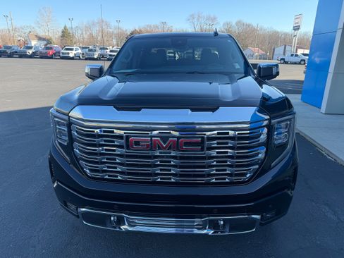 Used 2024 GMC Sierra 1500 Denali w/ Technology Package AWD/4WD image 13
