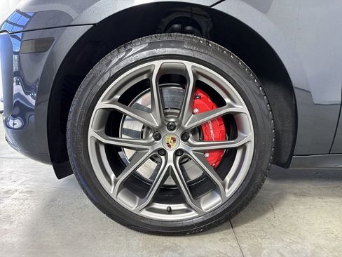 Certified 2025 Porsche Macan GTS AWD/4WD image 13