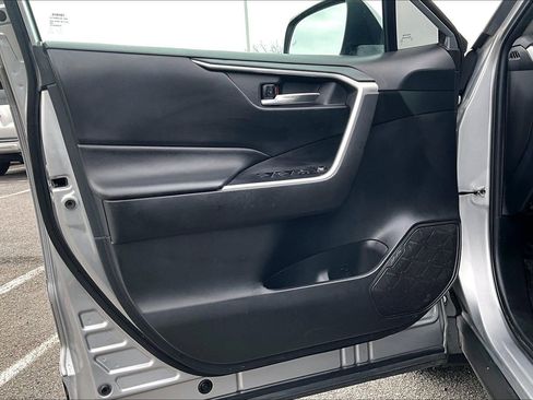 Used 2020 Toyota RAV4 XLE w/ Convenience Package image 22