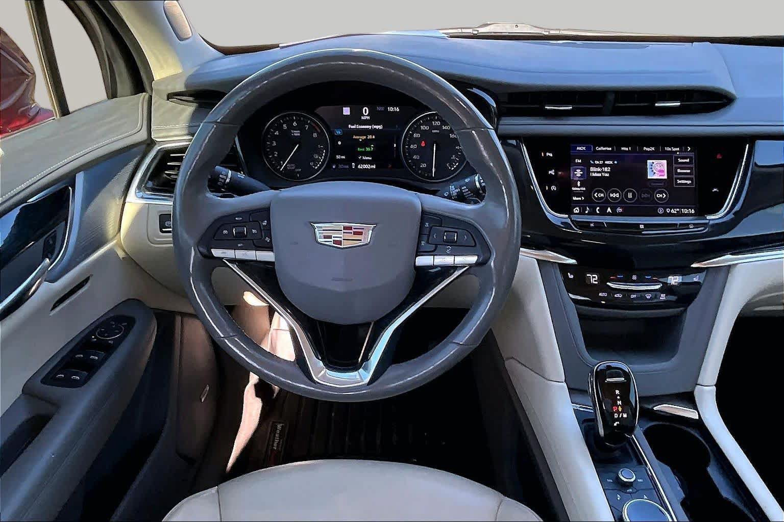 Used 2020 Cadillac XT6 Premium Luxury FWD image 6