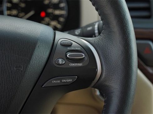 Used 2018 Nissan Pathfinder Platinum image 33