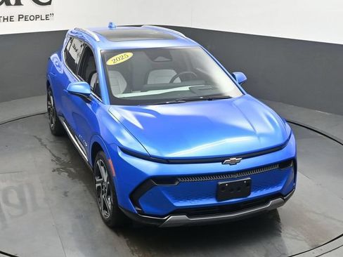 Used 2025 Chevrolet Equinox EV LT w/ Convenience Package II FWD image 47