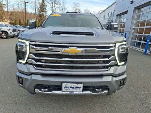 Used 2025 Chevrolet Silverado 3500 High Country w/ High Country Premium Package image 2