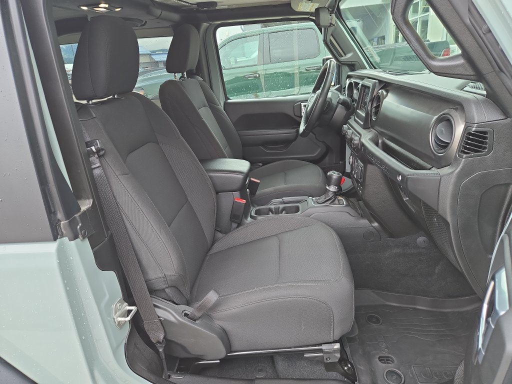 Used 2023 Jeep Wrangler Sport AWD/4WD image 16