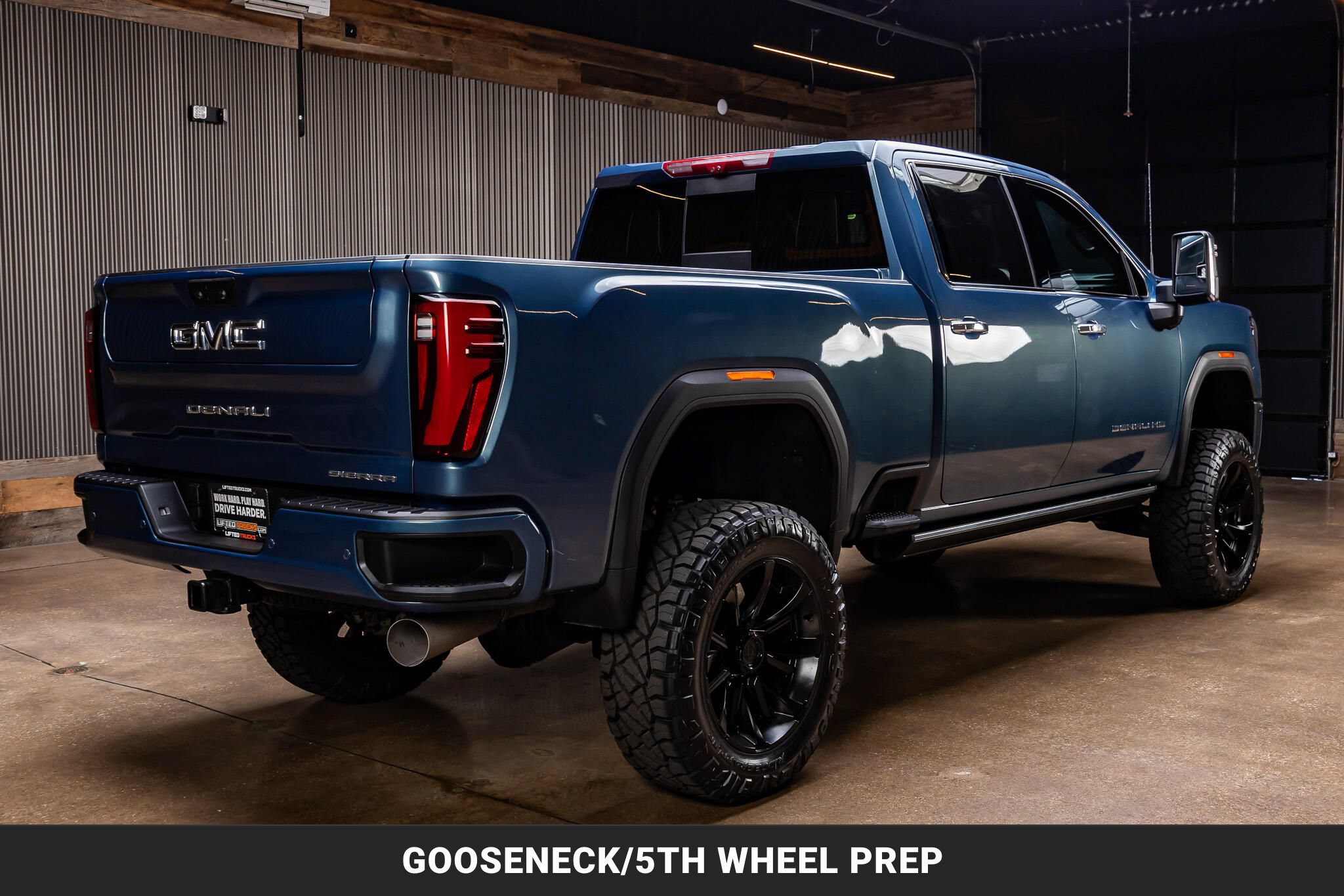 Used 2025 GMC Sierra 2500 Denali Ultimate w/ Max Trailering Package AWD/4WD image 10