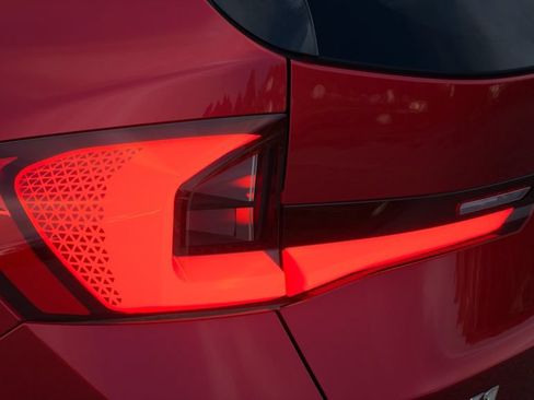 New 2026 BMW X1 xDrive28i AWD/4WD image 32