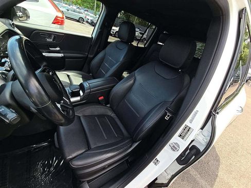 Used 2021 Mercedes-Benz GLB 250 4MATIC image 3