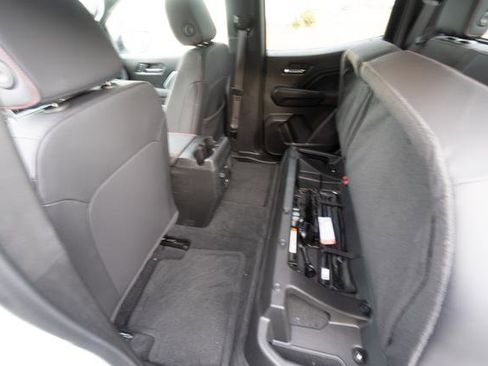 Used 2024 Chevrolet Colorado Z71 w/ Z71 Convenience Package 2 image 30