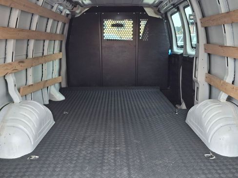 Used 2025 Chevrolet Express 2500 w/ Driver Convenience Package RWD image 8